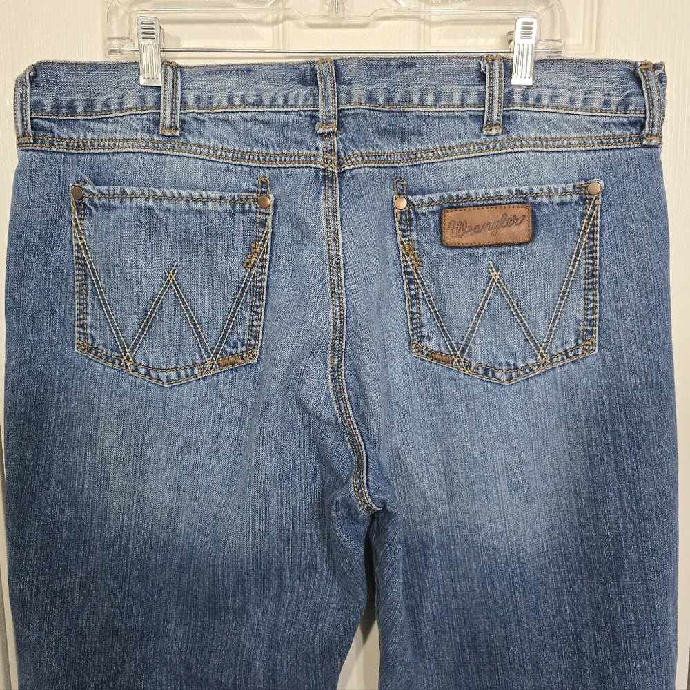 38x32 Wrangler Retro Jeans Relaxed Fit Bootcut Jeans Medium Wash Cowboy Rodeo